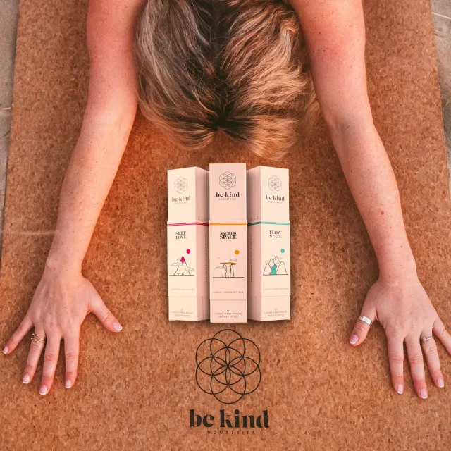 Be Kind Industries Yoga Bundle kit tapis liège + encens